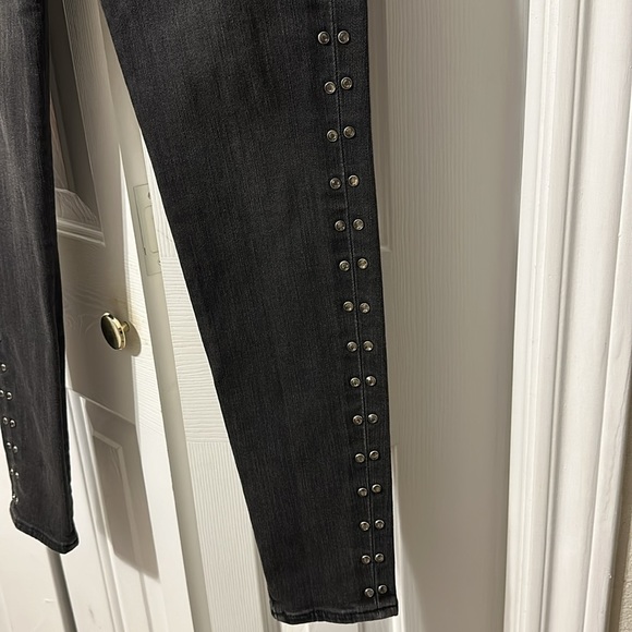 Black skinny jeans with studs - Picture 12 of 13